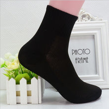 Load image into Gallery viewer, 5 Pairs Solid Color Mesh Socks