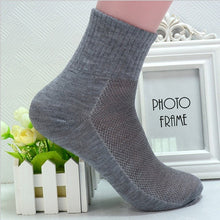 Load image into Gallery viewer, 5 Pairs Solid Color Mesh Socks