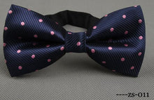 Load image into Gallery viewer, Modish Bow Ties For Grooming
